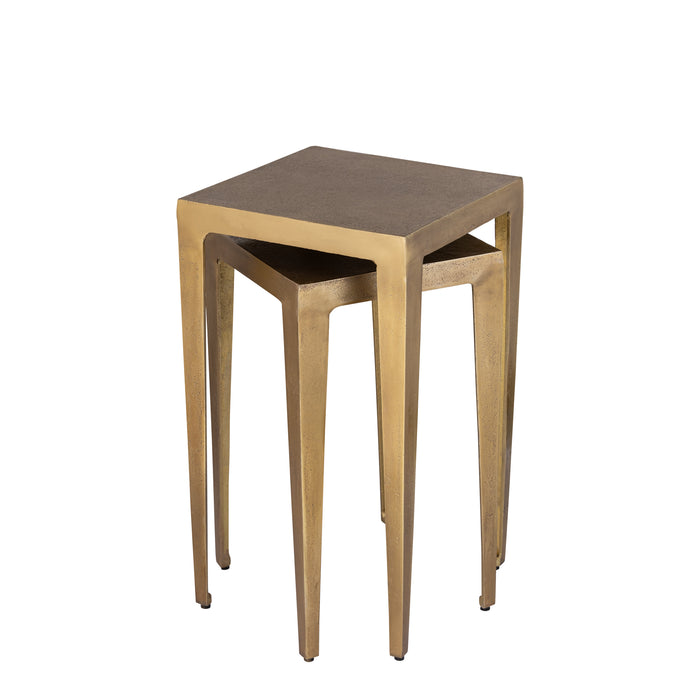 Vierkante PTMD bijzettafelset Rivva van messingkleurig gegoten aluminium met een stijlvolle goudfinish.