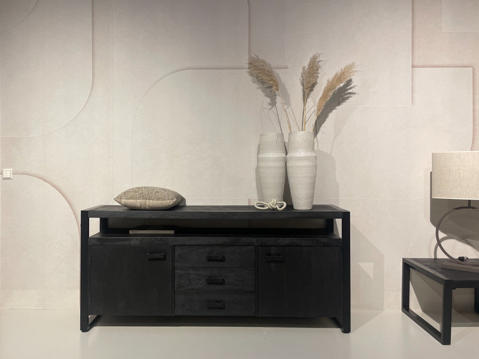 Dressoir Norris Mangohout Zwart 180x43x80 cm-Livingfurn