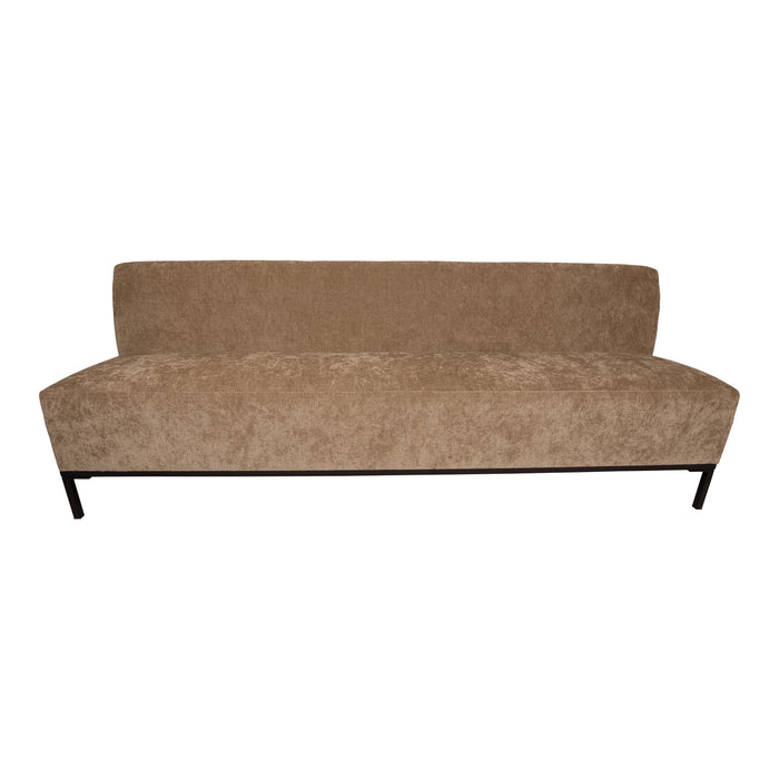 Bruine Xania eetkamerbank van 240 cm met gestoffeerde polyester zitting en slank zwart metalen onderstel.