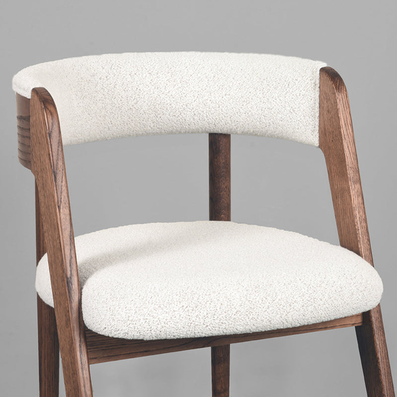 Eetkamerstoel Sasha Ecru Boucle Walnoot Houten Frame 54x82x75 cm-Eetkamerstoelen-LABEL51