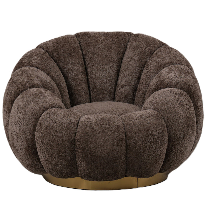 Donkerbruine fauteuil met bloemvormige kuip, zachte polyester bekleding en een goudkleurige metalen voet.