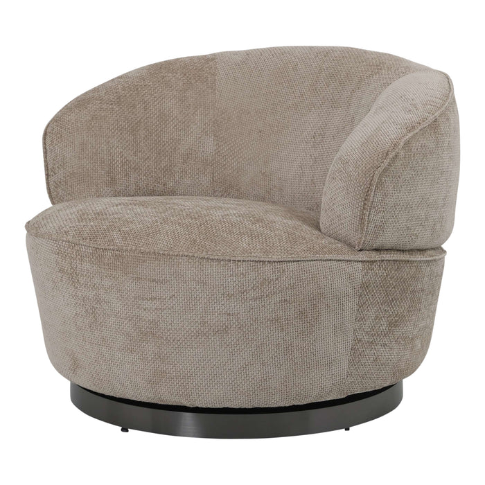 Beige fauteuil Filou van PTMD met zachte polyester bekleding en een rond metalen onderstel.