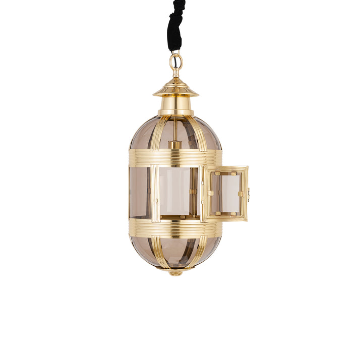 Ovale PTMD hanglamp Mikk van 71 cm met goudkleurig messing frame en bruin glas.