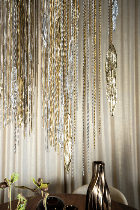 PTMD Wilco hanglamp van 85 cm met goud- en zilverkleurige metalen kettingen en gegoten aluminium accenten.