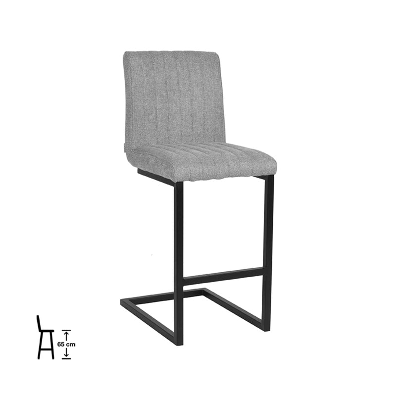 LABEL51 Milo barkruk in grijze Weave Zinc stof met zwart metalen sledepoot en verticale stiknaden.