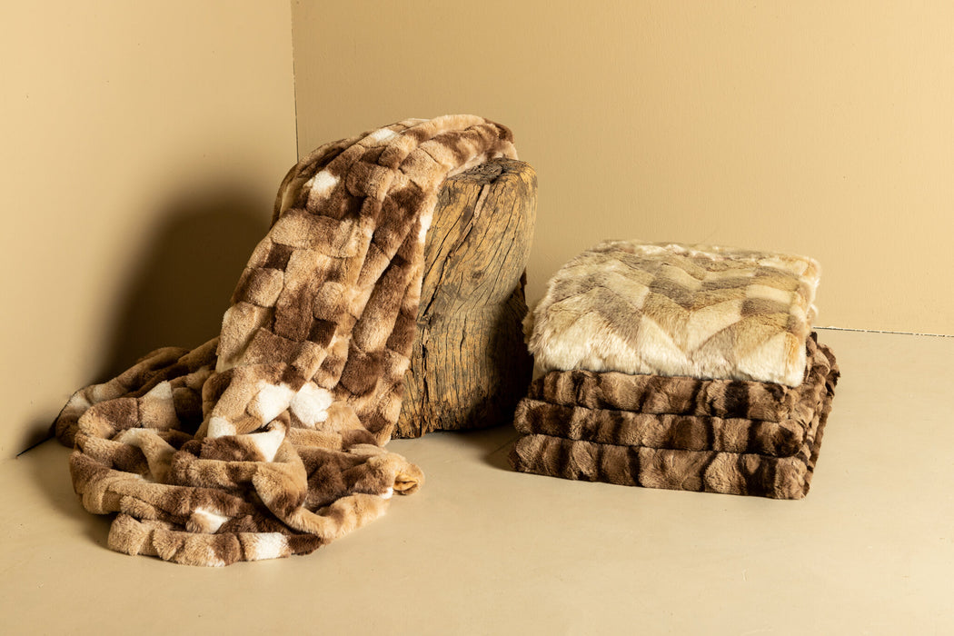Geraldine Bruin Faux Fur Plaid Rectangular L
