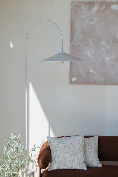 Vloerlamp Enno Travertin Grijs – sfeerfoto 2
